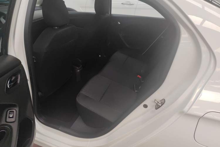 Used Citroen Elysee 2015 Qishang Edition 1.6L Automatic Fashion Model Interior 3