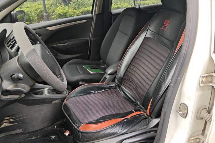 Used Citroen Elysee 2015 Zhishang Edition 1.6L Manual Fashion Model Left Front Seat