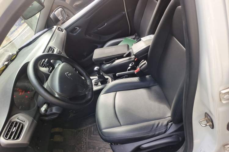 Used Citroen Elysee 2015 Zhishang Edition 1.6L Manual Fashion Model Left Front Seat