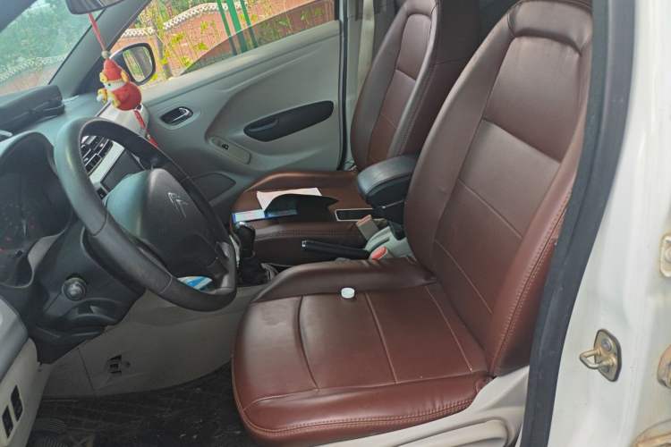 Used Citroen Elysee 2015 Zhishang Edition 1.6L Manual Fashion Model Left Front Seat