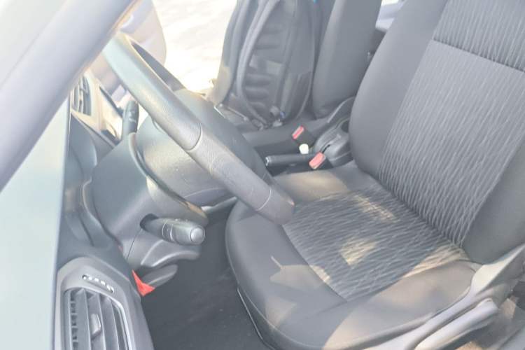 Used Citroen Elysee 2015 Zhishang Edition 1.6L Manual Fashion Model Left Front Seat