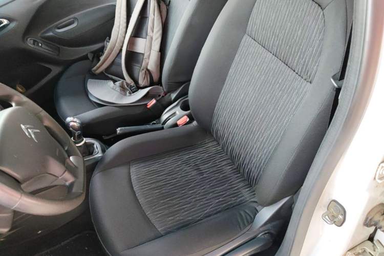 Used Citroen Elysee 2015 Zhishang Edition 1.6L Manual Fashion Model Left Front Seat