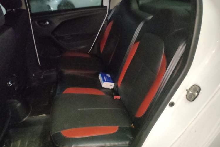 Used Citroen Elysee 2015 Zhishang Edition 1.6L Manual Fashion Model Left Rear Seat