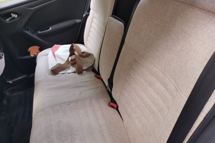 Used Citroen Elysee 2015 Zhishang Edition 1.6L Manual Fashion Model Left Rear Seat