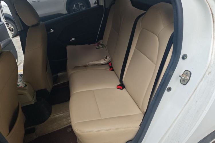 Used Citroen Elysee 2015 Zhishang Edition 1.6L Manual Fashion Model Left Rear Seat