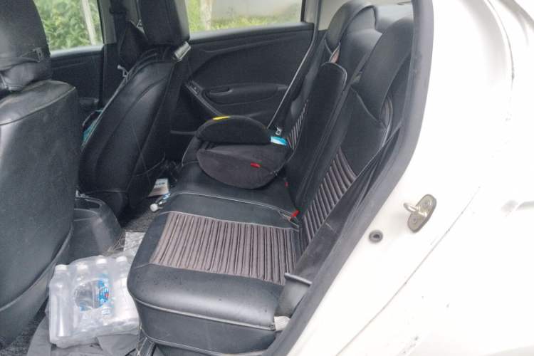 Used Citroen Elysee 2015 Zhishang Edition 1.6L Manual Fashion Model Left Rear Seat