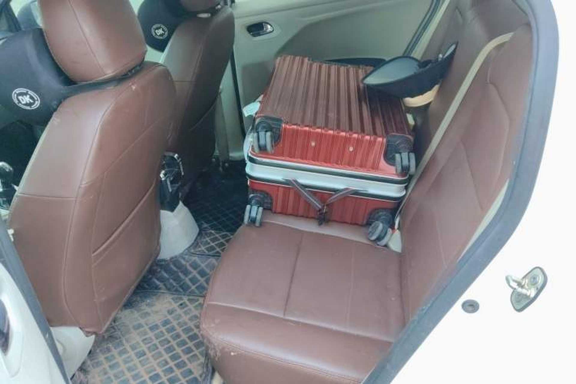 Used Citroen Elysee 2015 Zhishang Edition 1.6L Manual Fashion Model Left Rear Seat