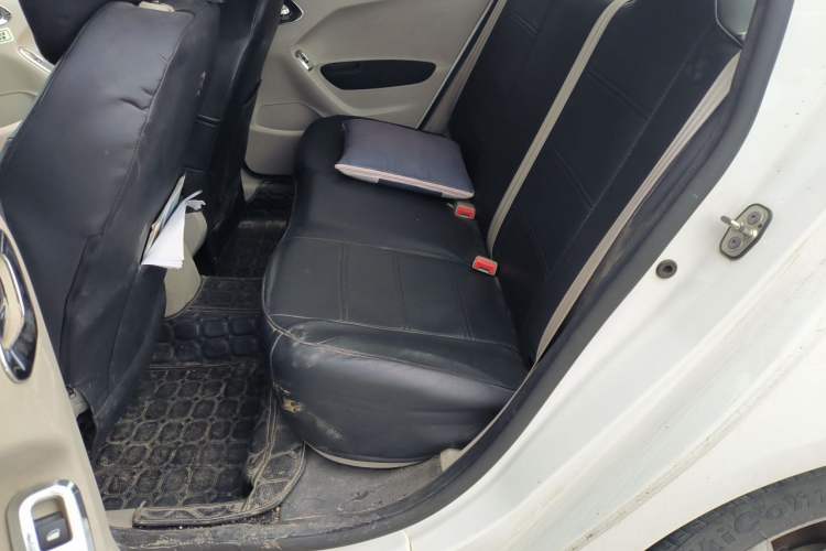 Used Citroen Elysee 2015 Zhishang Edition 1.6L Manual Fashion Model Left Rear Seat