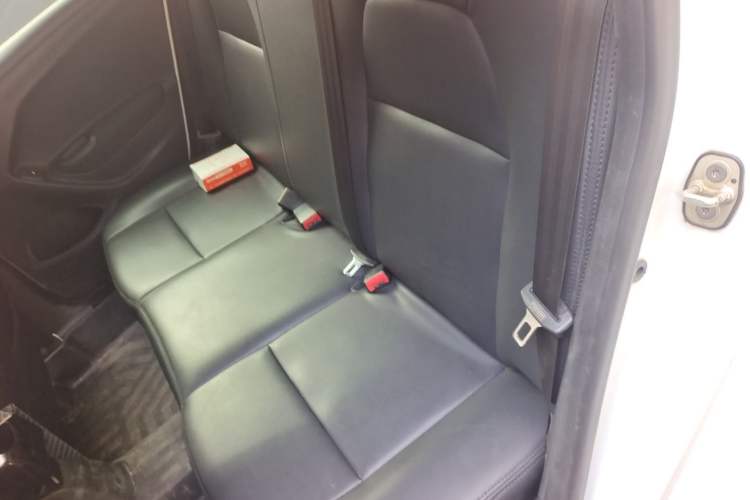 Used Citroen Elysee 2015 Zhishang Edition 1.6L Manual Fashion Model Left Rear Seat