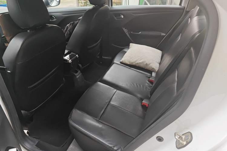Used Citroen Elysee 2015 Zhishang Edition 1.6L Manual Fashion Model Left Rear Seat