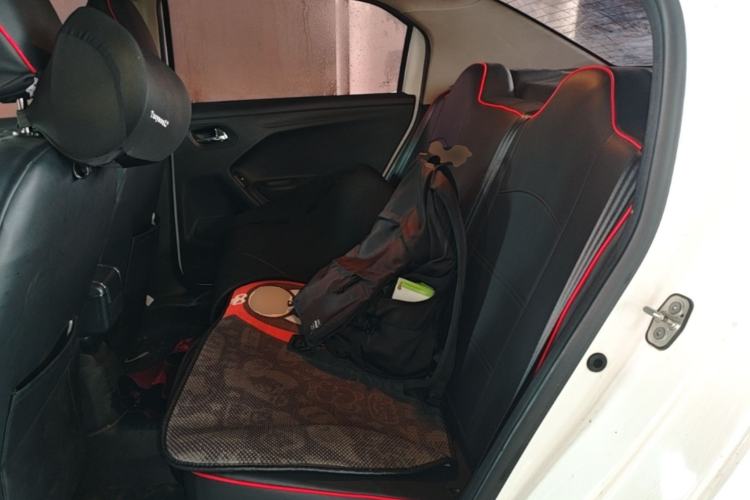 Used Citroen Elysee 2015 Zhishang Edition 1.6L Manual Fashion Model Left Rear Seat