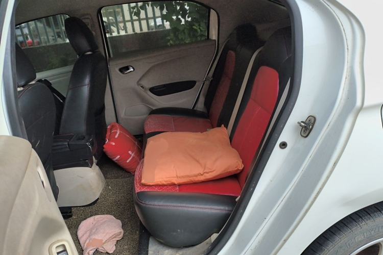 Used Citroen Elysee 2015 Zhishang Edition 1.6L Manual Fashion Model Left Rear Seat