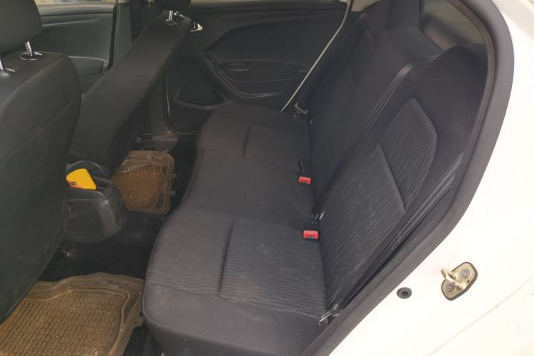 Used Citroen Elysee 2015 Zhishang Edition 1.6L Manual Fashion Model Left Rear Seat