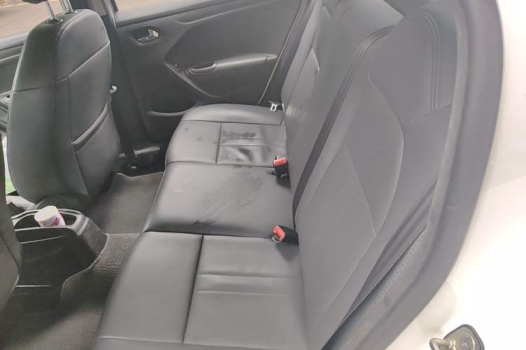 Used Citroen Elysee 2015 Zhishang Edition 1.6L Manual Fashion Model Left Rear Seat