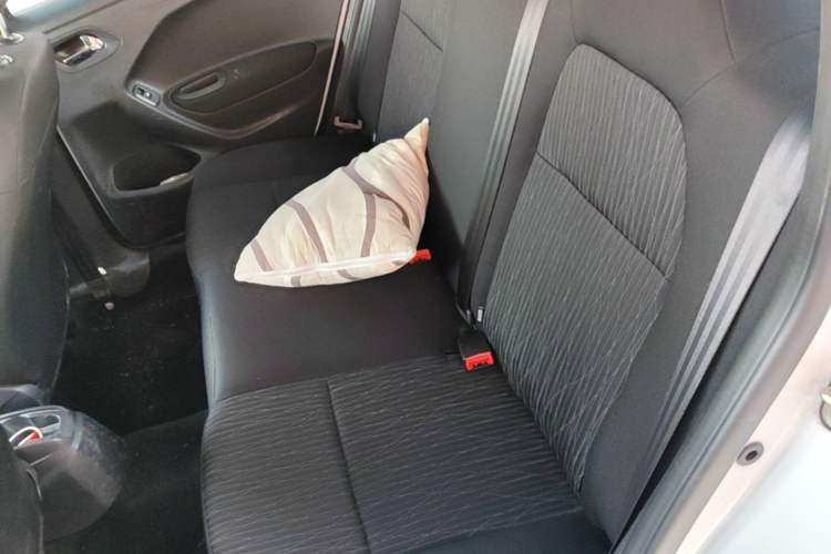 Used Citroen Elysee 2015 Zhishang Edition 1.6L Manual Fashion Model Left Rear Seat