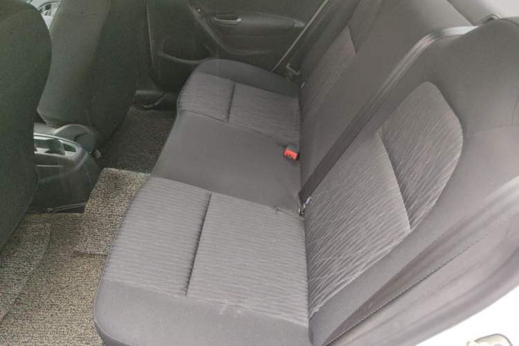 Used Citroen Elysee 2015 Zhishang Edition 1.6L Manual Fashion Model Left Rear Seat