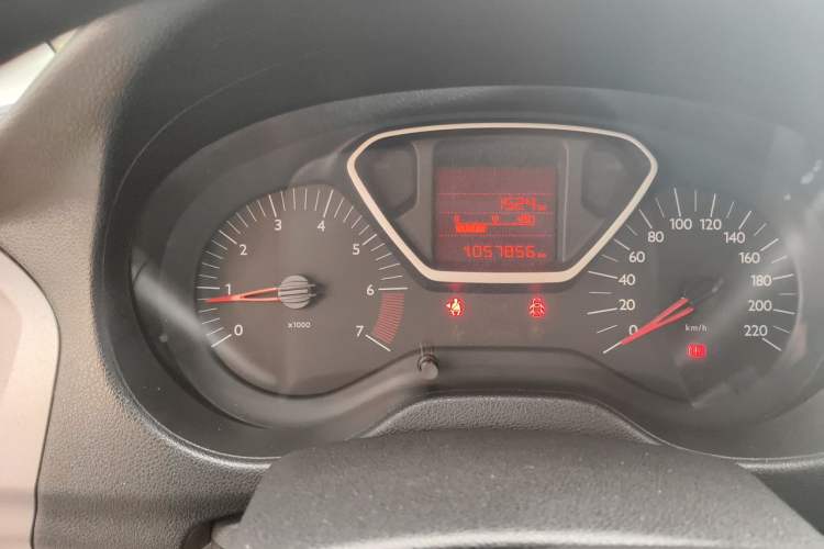 Used Citroen Elysee 2015 ZhiShang Edition 1.6L Manual Comfort Model Odometer Close Up