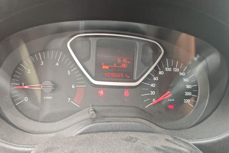 Used Citroen Elysee 2015 ZhiShang Edition 1.6L Manual Comfort Model Odometer Close Up
