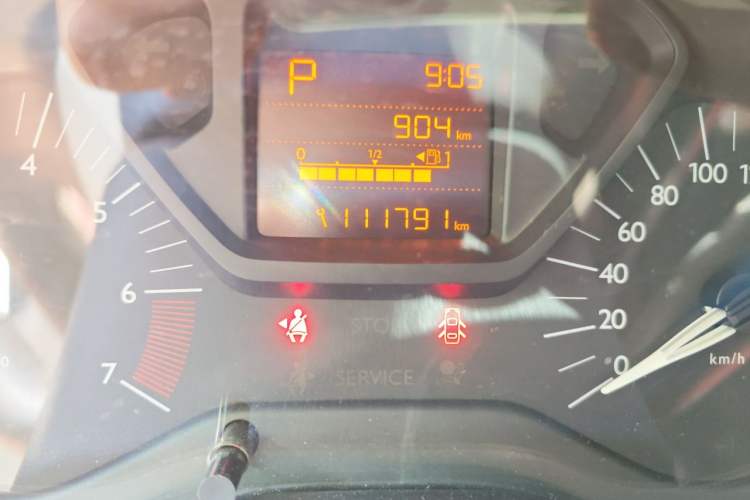 Used Citroen Elysee 2015 Qishang Edition 1.6L Automatic Fashion Model Odometer Close Up