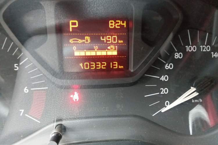 Used Citroen Elysee 2015 Qishang Edition 1.6L Automatic Fashion Model Odometer Close Up