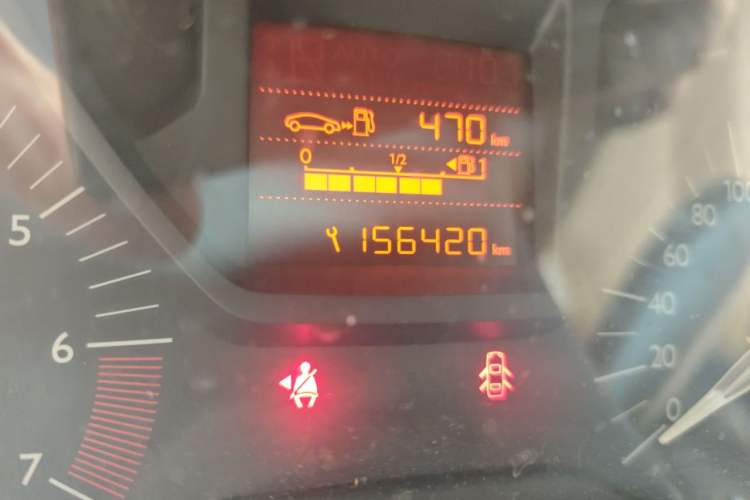 Used Citroen Elysee 2015 Zhishang Edition 1.6L Manual Fashion Model Odometer Close Up