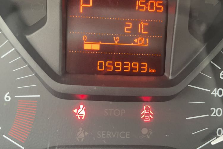 Used Citroen Elysee 2015 Qishang Edition 1.6L Automatic Fashion Model Odometer Close Up