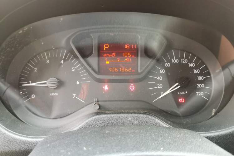 Used Citroen Elysee 2015 Qishang Edition 1.6L Automatic Fashion Model Odometer Close Up