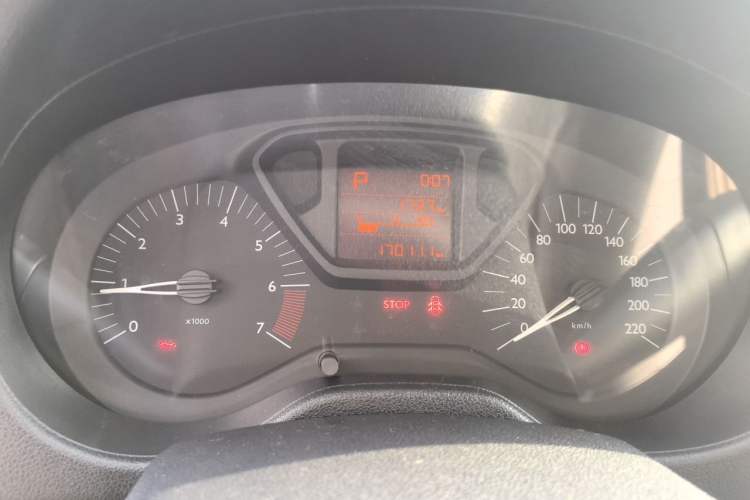 Used Citroen Elysee 2015 Qishang Edition 1.6L Automatic Fashion Model Odometer Close Up
