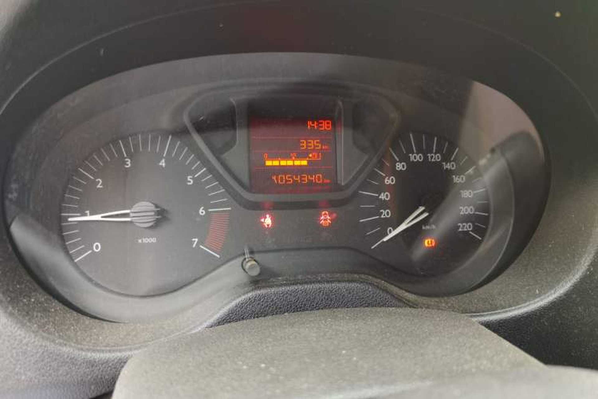 Used Citroen Elysee 2015 Zhishang Edition 1.6L Manual Fashion Model Odometer Close Up
