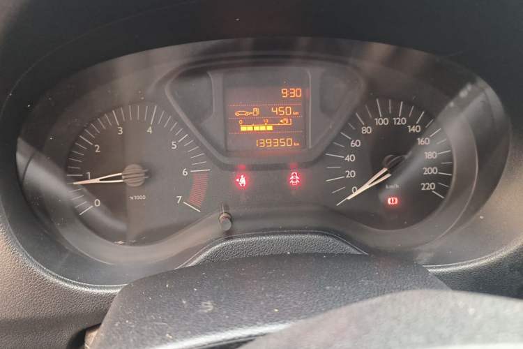 Used Citroen Elysee 2015 Zhishang Edition 1.6L Manual Fashion Model Odometer Close Up