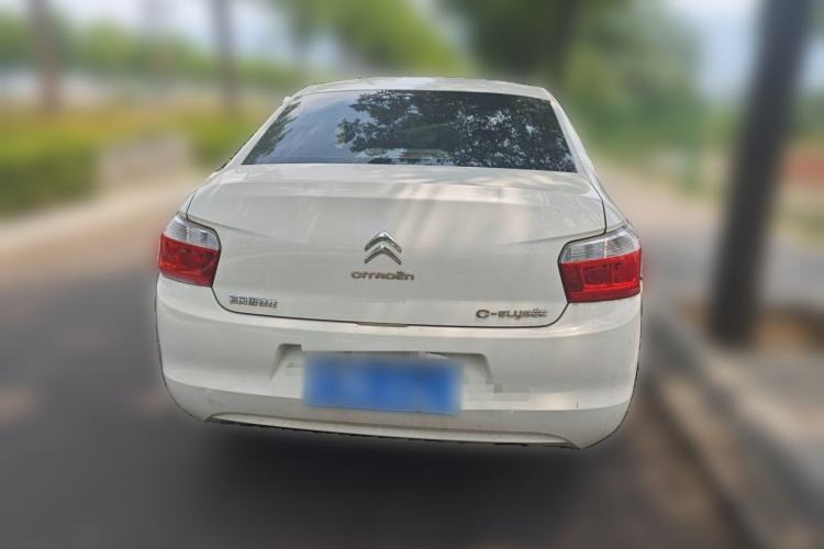 Used Citroen Elysee 2015 Zhishang Edition 1.6L Manual Fashion Model Rear