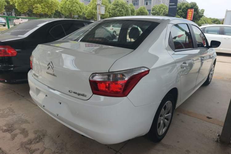 Used Citroen Elysee 2015 Zhishang Edition 1.6L Manual Fashion Model Rear Right 45 Deg