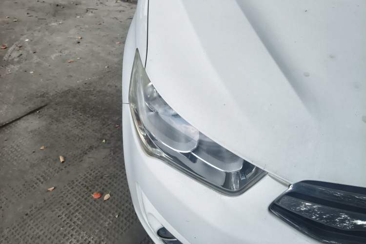 Used Citroen Elysee 2015 ZhiShang Edition 1.6L Manual Comfort Model Right Front Headlight