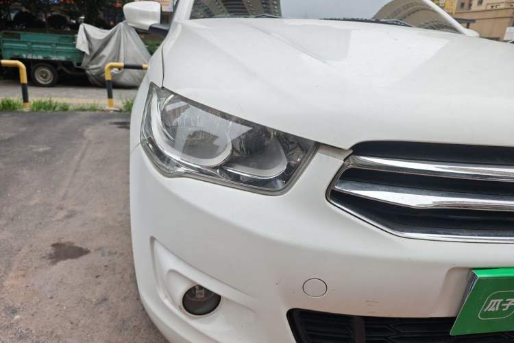 Used Citroen Elysee 2015 Zhishang Edition 1.6L Manual Fashion Model Right Front Headlight