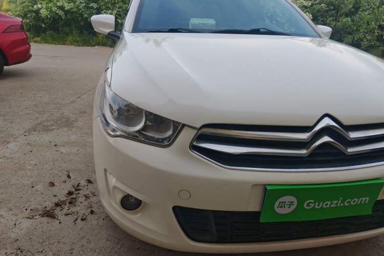 Used Citroen Elysee 2015 Zhishang Edition 1.6L Manual Fashion Model Right Front Headlight