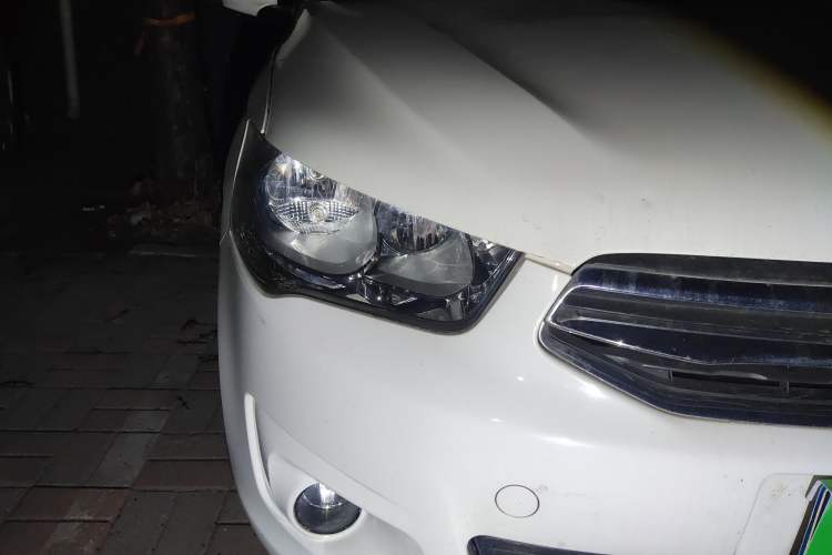 Used Citroen Elysee 2015 Zhishang Edition 1.6L Manual Fashion Model Right Front Headlight