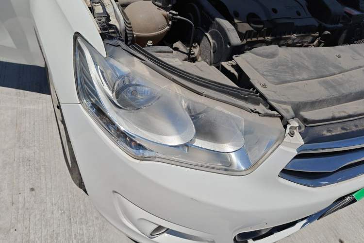 Used Citroen Elysee 2015 Zhishang Edition 1.6L Manual Fashion Model Right Front Headlight