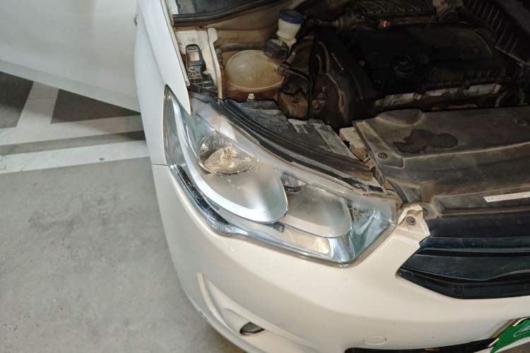 Used Citroen Elysee 2015 Zhishang Edition 1.6L Manual Fashion Model Right Front Headlight
