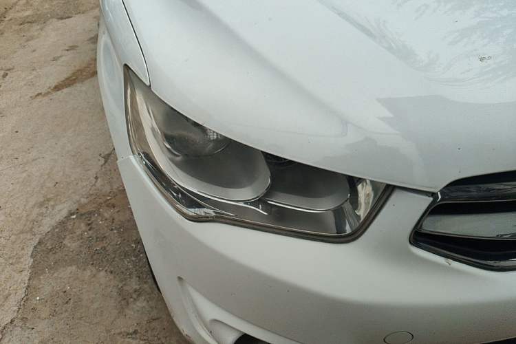 Used Citroen Elysee 2015 Zhishang Edition 1.6L Manual Fashion Model Right Front Headlight