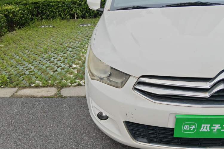 Used Citroen Elysee 2015 Zhishang Edition 1.6L Manual Fashion Model Right Front Headlight