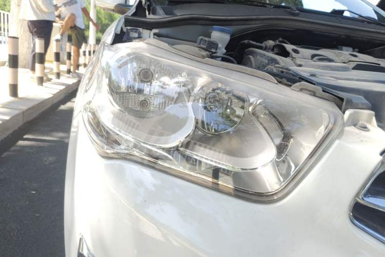 Used Citroen Elysee 2015 Zhishang Edition 1.6L Manual Fashion Model Right Front Headlight