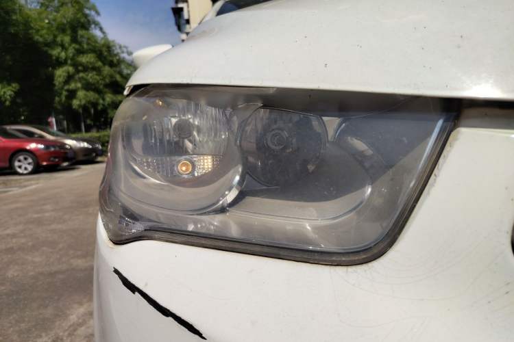 Used Citroen Elysee 2015 Zhishang Edition 1.6L Manual Fashion Model Right Front Headlight