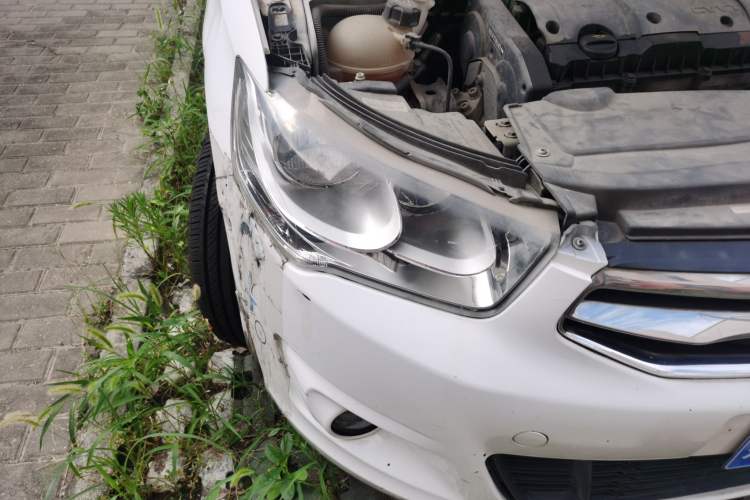Used Citroen Elysee 2015 Qishang Edition 1.6L Automatic Fashion Model Right Front Headlight