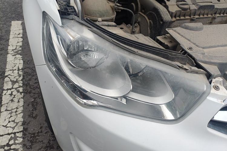 Used Citroen Elysee 2015 Zhishang Edition 1.6L Manual Fashion Model Right Front Headlight