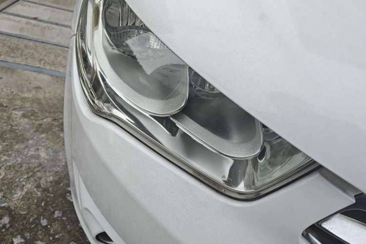 Used Citroen Elysee 2015 Zhishang Edition 1.6L Manual Fashion Model Right Front Headlight
