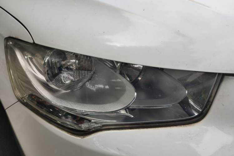 Used Citroen Elysee 2015 Zhishang Edition 1.6L Manual Fashion Model Right Front Headlight