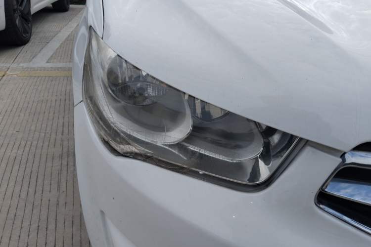 Used Citroen Elysee 2015 ZhiShang Edition 1.6L Automatic Comfort Version Right Front Headlight