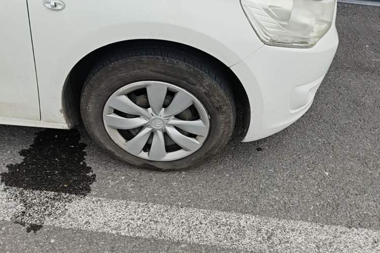 Used Citroen Elysee 2015 Zhishang Edition 1.6L Manual Fashion Model Right Front Wheel Hub