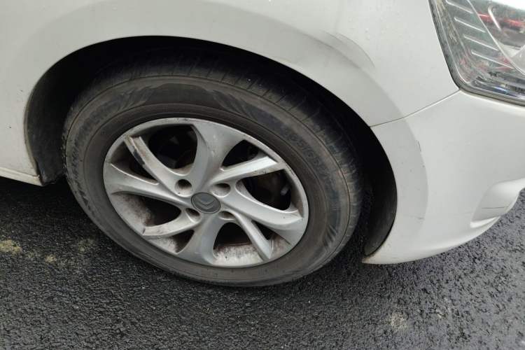 Used Citroen Elysee 2015 Zhishang Edition 1.6L Manual Fashion Model Right Front Wheel Hub