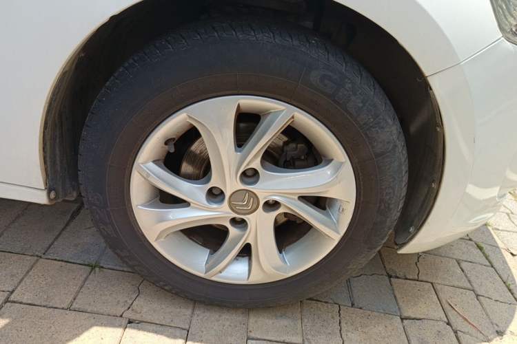 Used Citroen Elysee 2015 ZhiShang Edition 1.6L Manual Comfort Model Right Front Wheel Hub